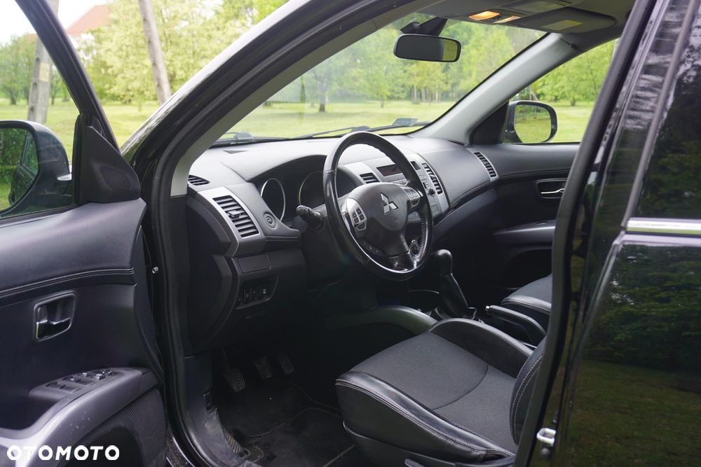 Mitsubishi Outlander 2.0 Intense 2WD - 9