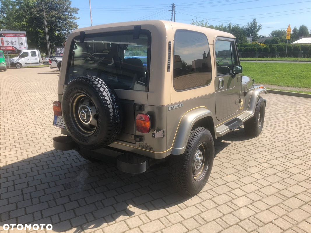 Jeep Wrangler - 5