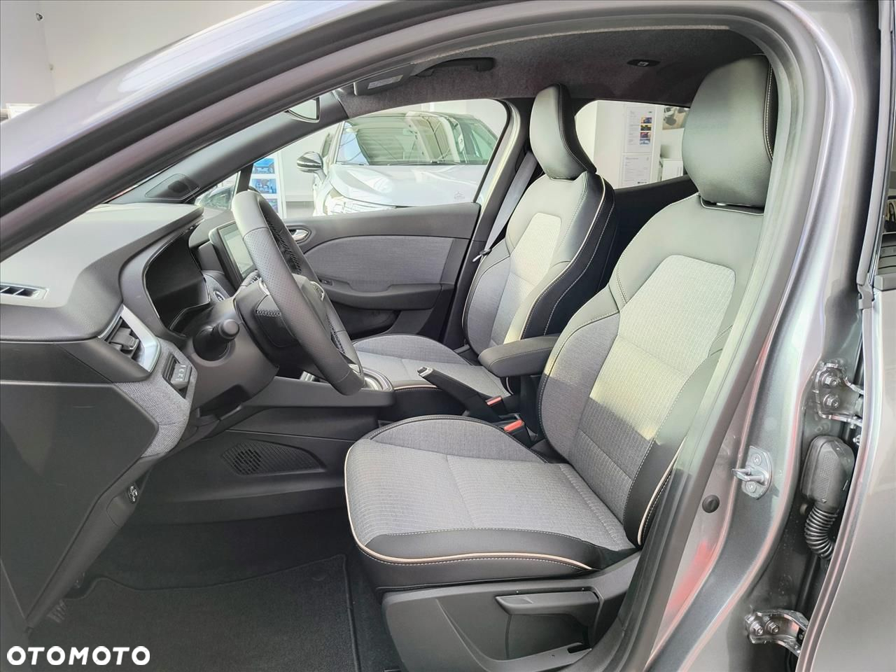 Renault Clio 1.0 TCe Techno - 9