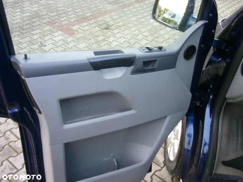 Volkswagen Transporter T5 LONG LIFT 2,5tdi 175 Ps - 11
