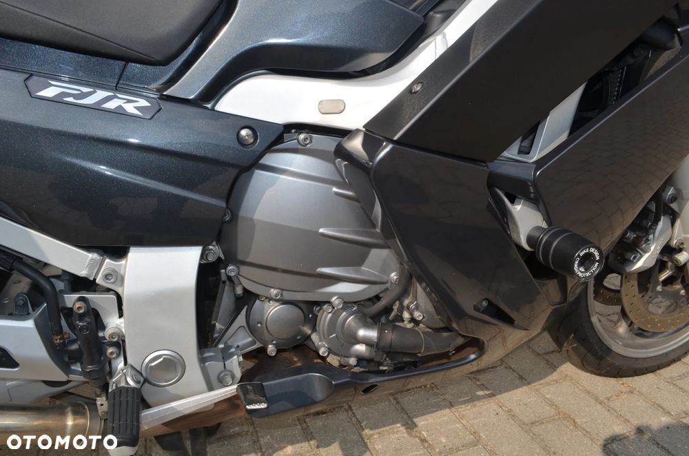 Yamaha FJR - 17