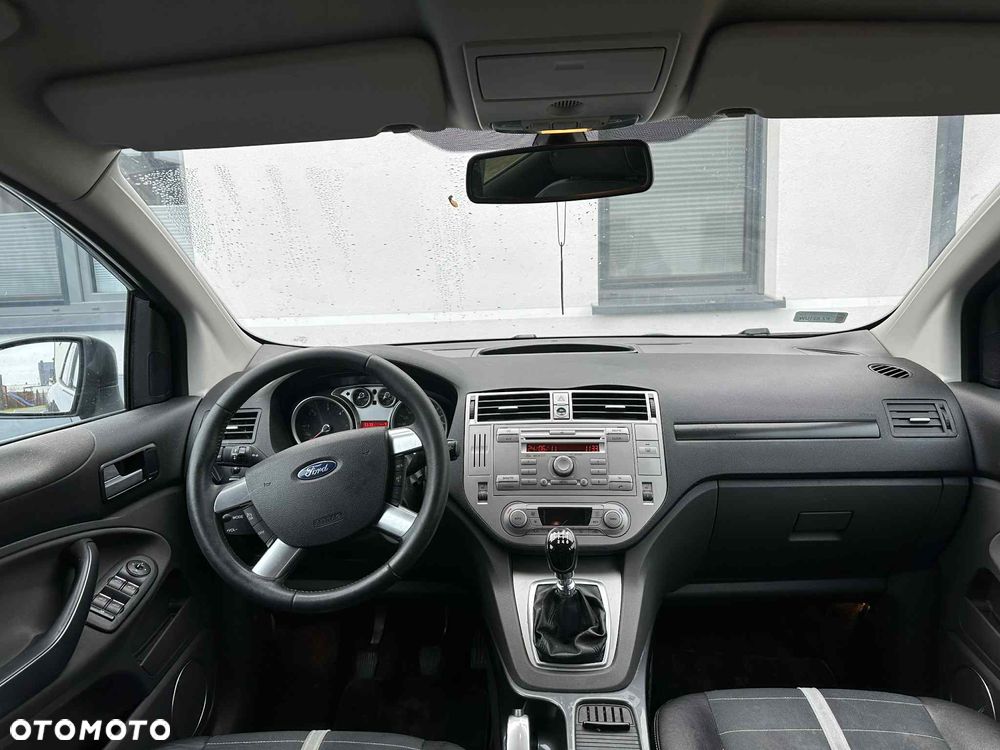 Ford Kuga 2.0 TDCi 2x4 Titanium - 6