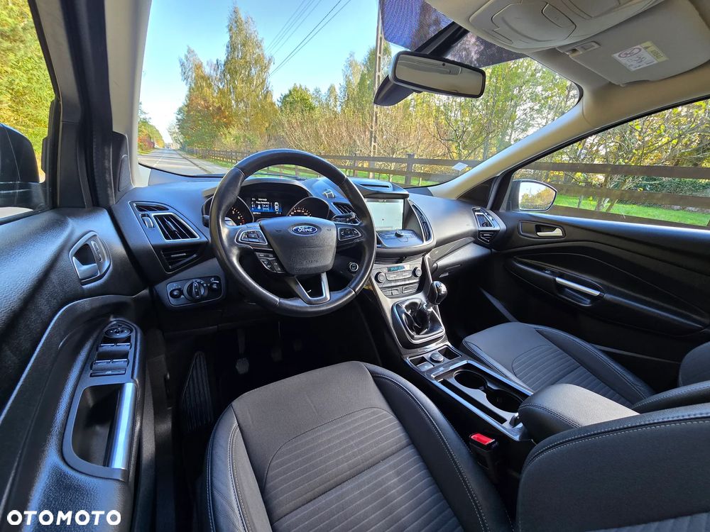Ford Kuga 1.6 EcoBoost 2x4 Titanium - 26