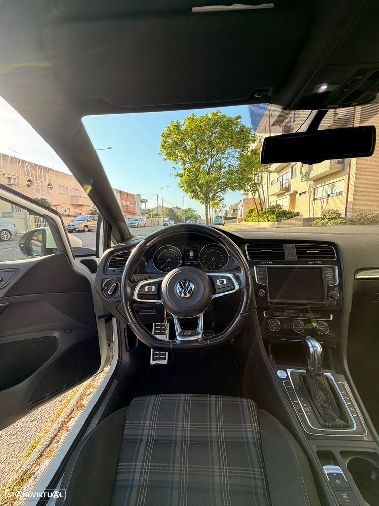 VW Golf - 10