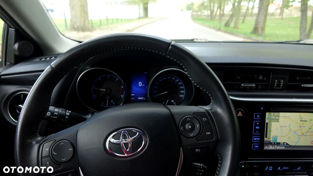 Toyota Auris - 16