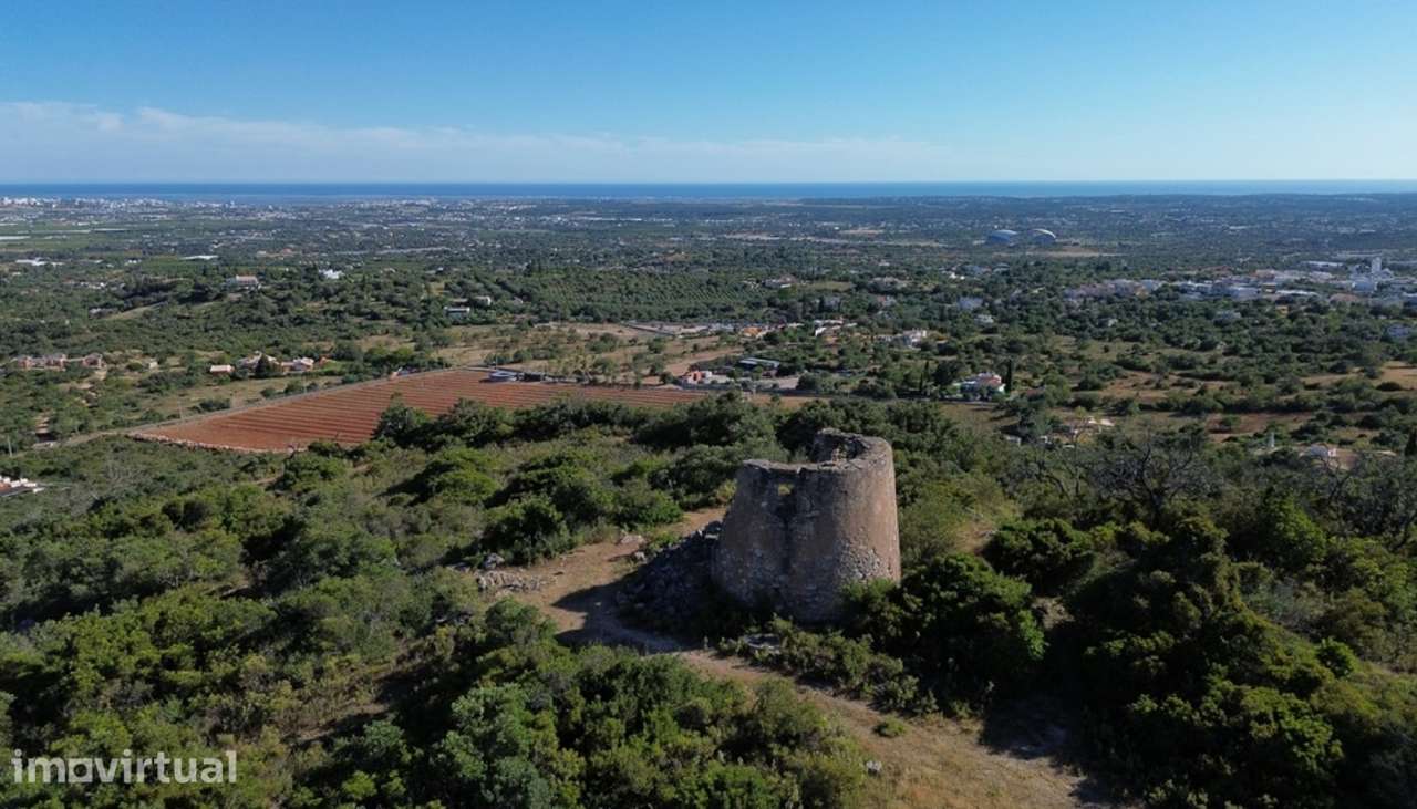 Amplo terreno com vista mar, à venda em Santa Bárbara de Nexe, Algar - Grande imagem: 3/17