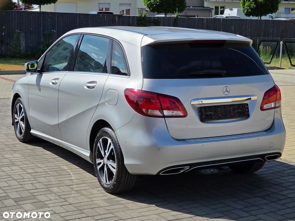 Mercedes-Benz Klasa B 180 7G-DCT Edition - 3