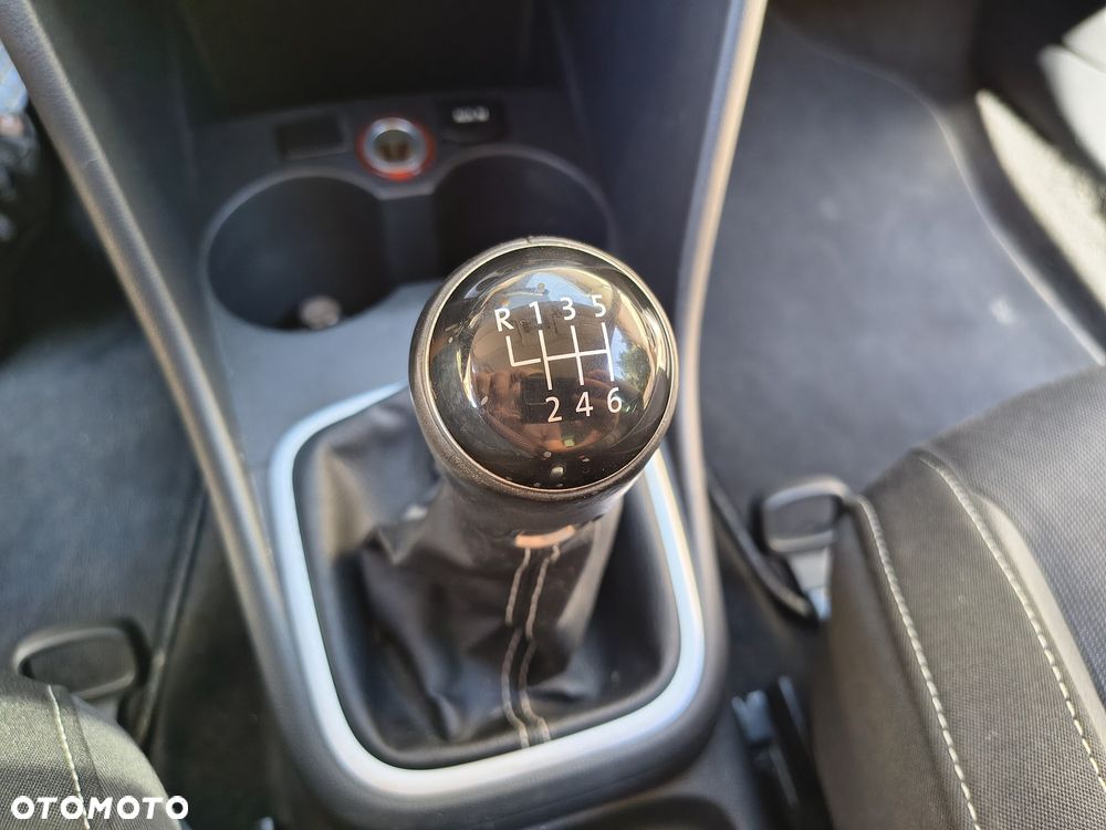 Volkswagen Polo 1.2 TSI MATCH - 17
