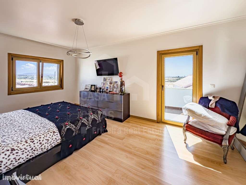 Vende Moradia T4 - Ericeira 11 Km, A Casa das Casas - Grande imagem: 4/43