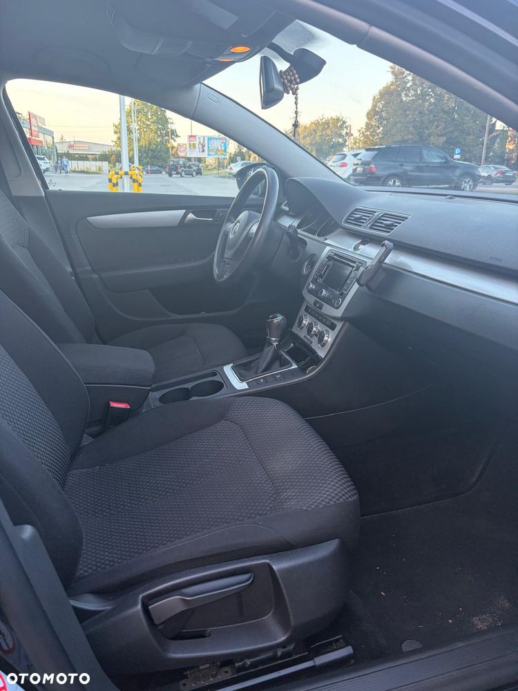 Volkswagen Passat 2.0 TDI Comfortline - 19