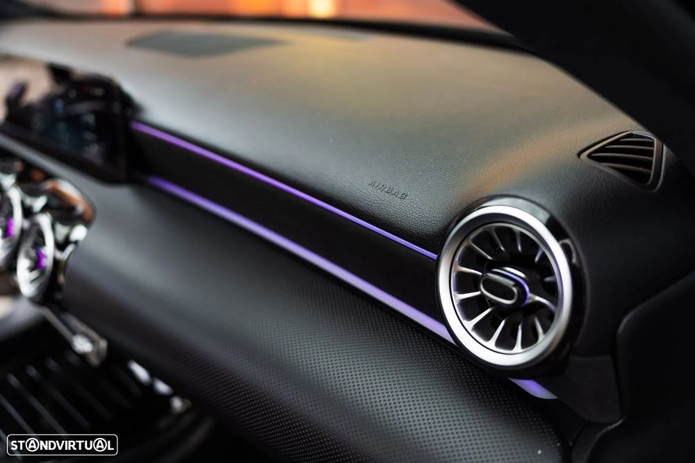 Mercedes-Benz A 250 e 8G-DCT AMG Line - 21