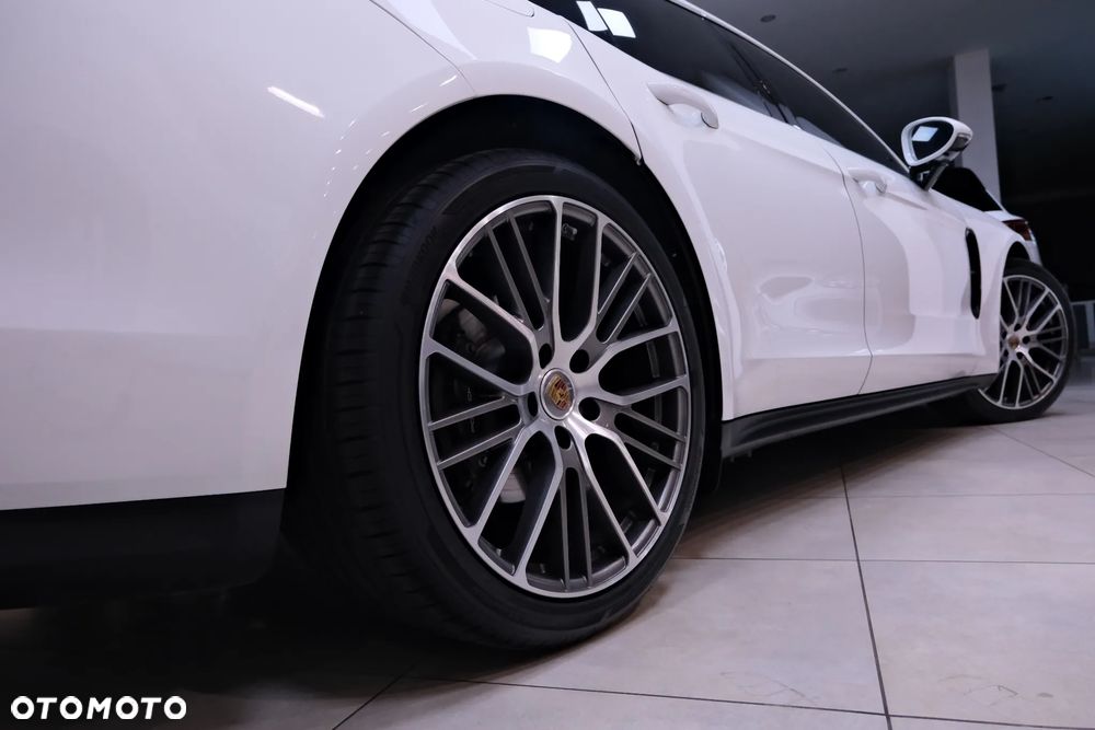 Porsche Panamera Standard - 16