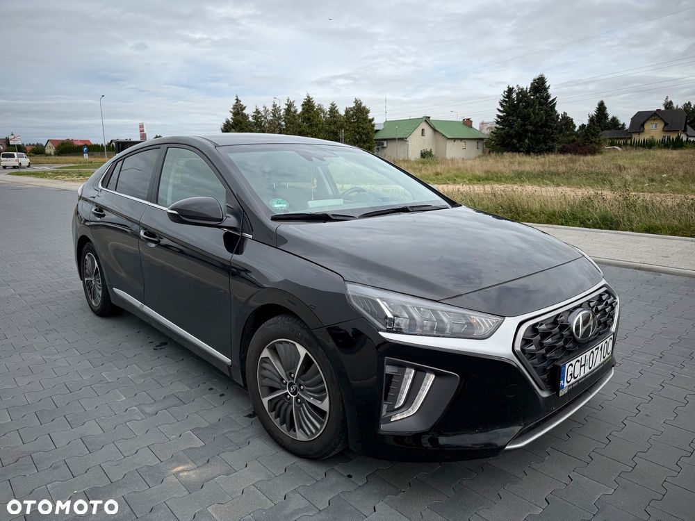 Hyundai IONIQ - 10