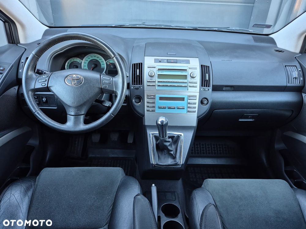 Toyota Corolla Verso 1.6 Premium - 6