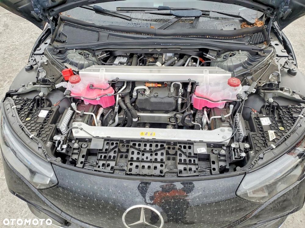 Mercedes-Benz EQE - 12