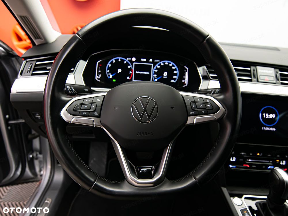 Volkswagen Passat - 13