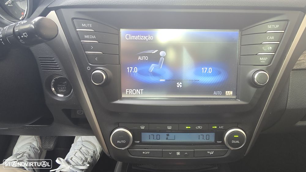 Toyota Avensis SW 2.0 D-4D Luxury+GPS - 29