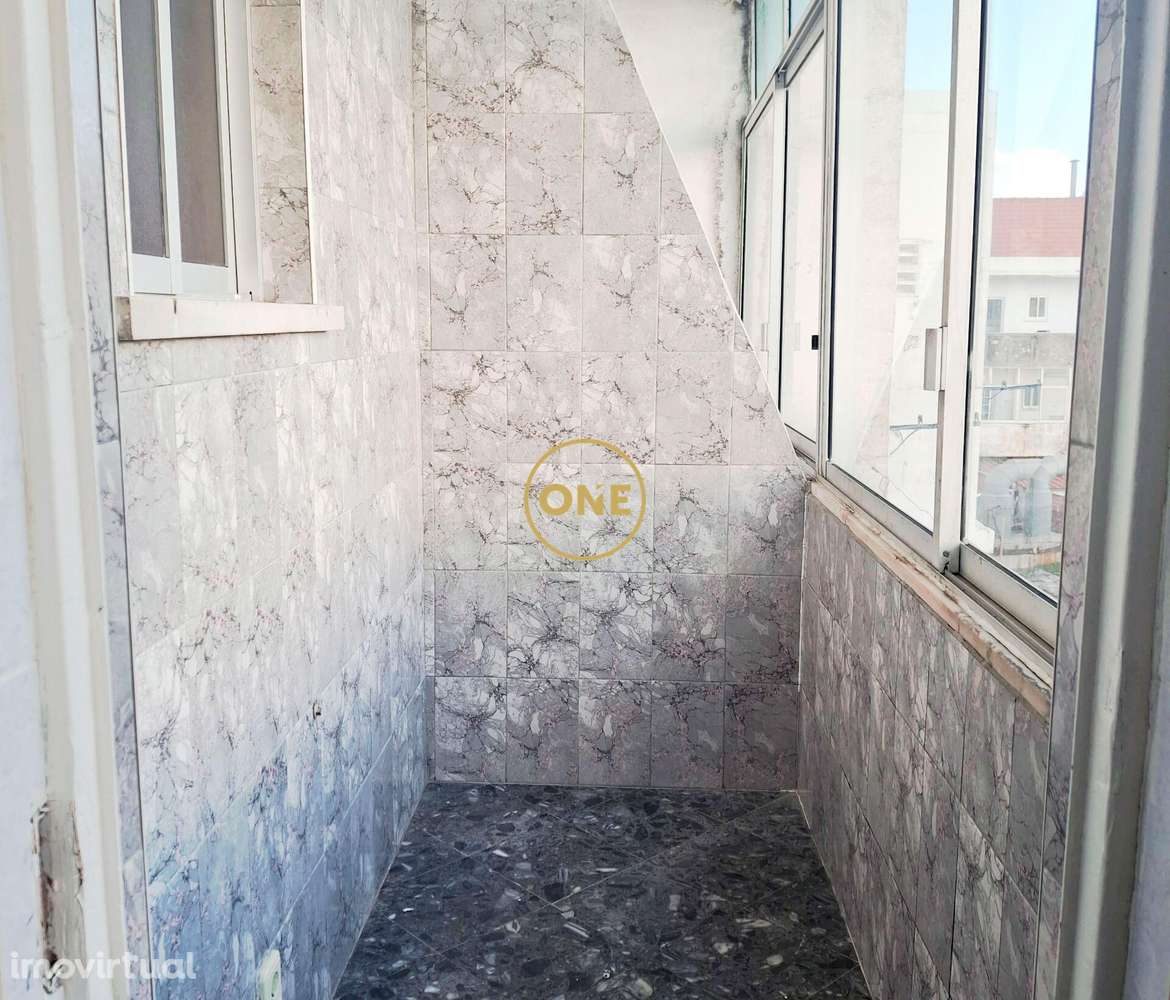 Apartamento T2 no Fogueteiro (Amora) – 4º Andar com Excelentes Áreas - Grande imagem: 5/32