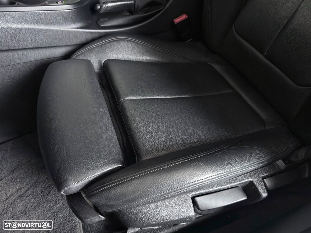 BMW 318 d Touring Pack M Shadow Auto - 27