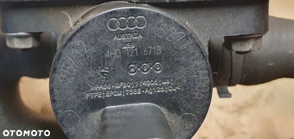 Dodatkowa pompka obiegu wody elektrozawór Audi A4 B8 2.0 TDI 4H0121671B - 9