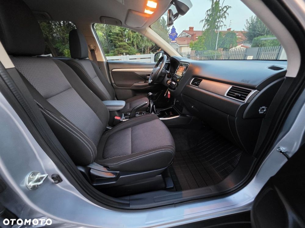 Mitsubishi Outlander - 22