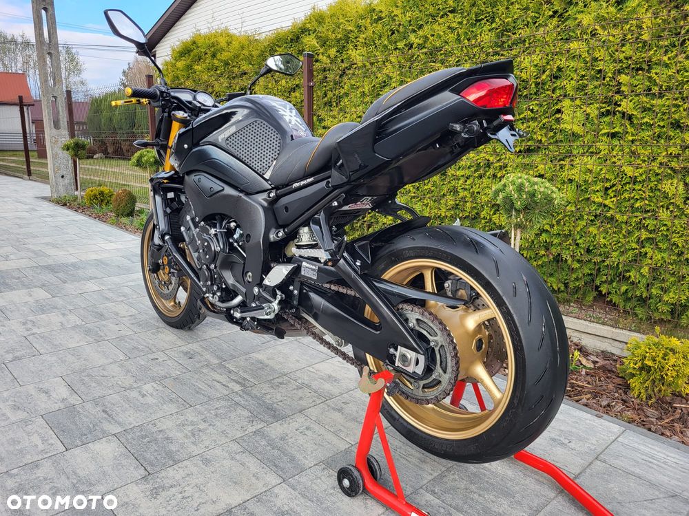 Yamaha FZ8 - 9