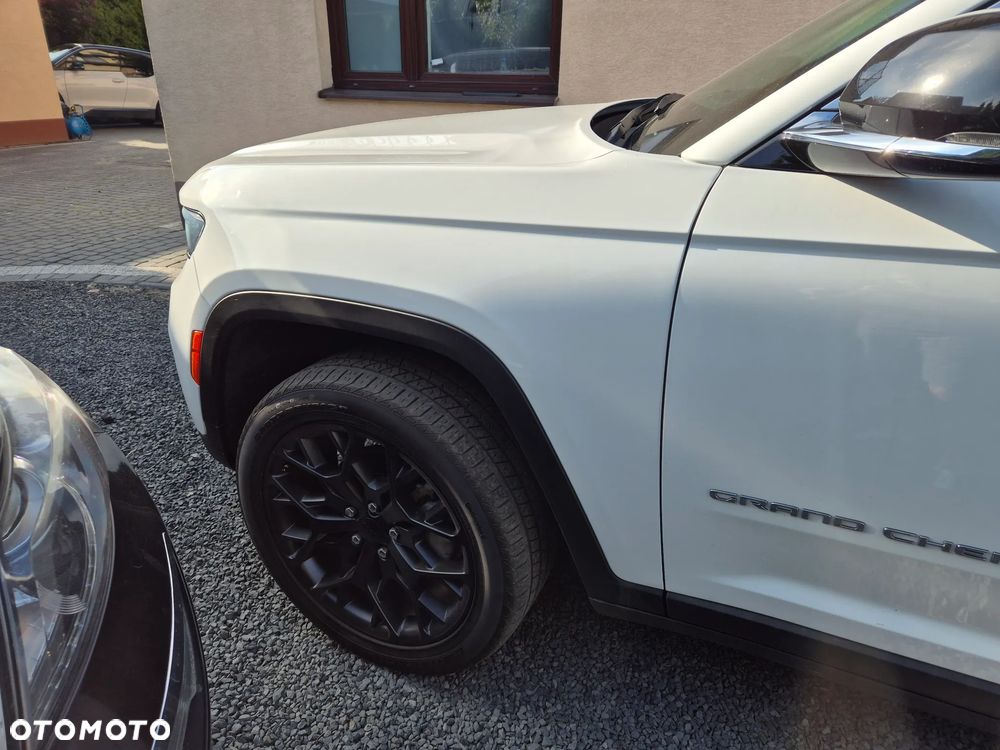 Jeep Grand Cherokee - 19