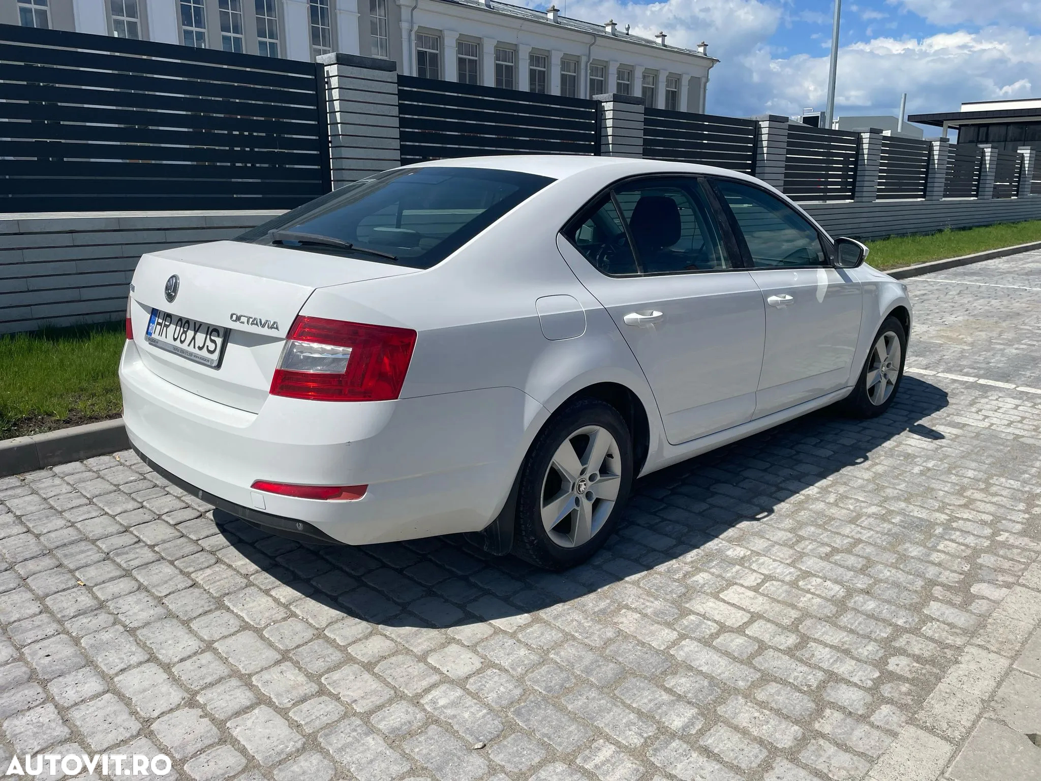 Skoda Octavia 1.6 TDI AMBITION - 10