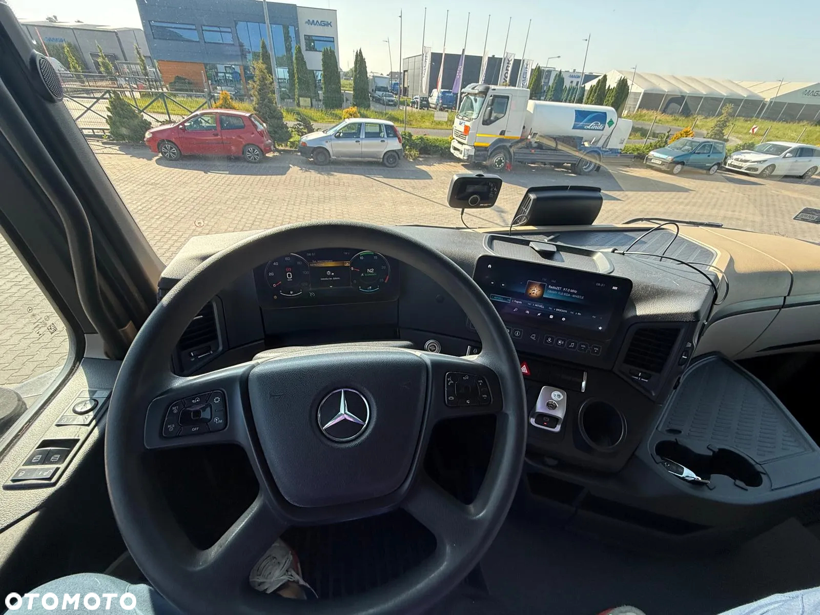 Mercedes-Benz Actros - 4