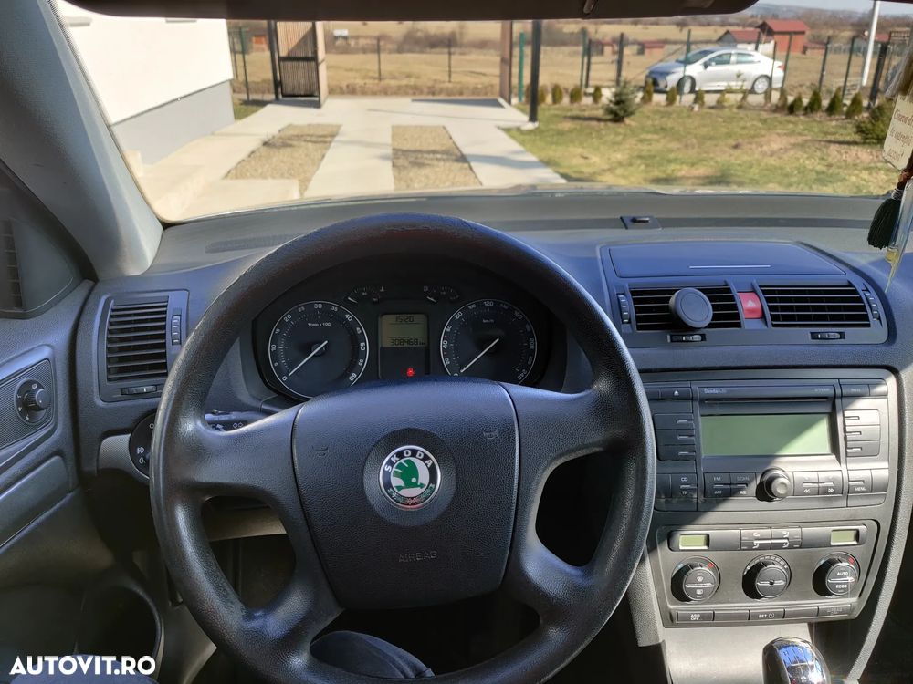 Skoda Octavia 2.0 TDI DPF Elegance - 10