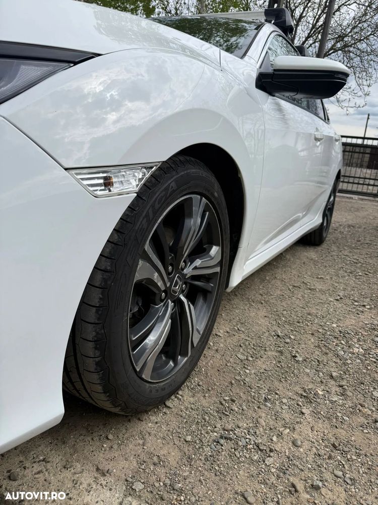 Honda Civic 1.5 VTEC Turbo CVT Elegance Navi - 3