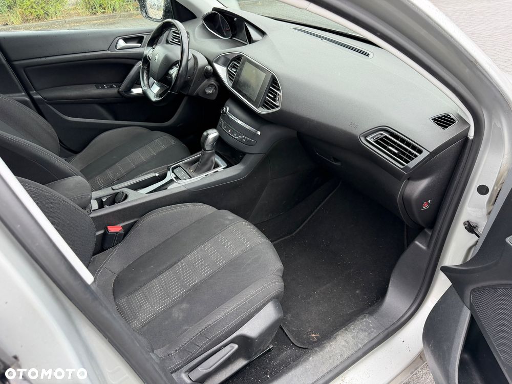 Peugeot 308 BlueHDi FAP 120 EAT6 Stop & Start Active - 11