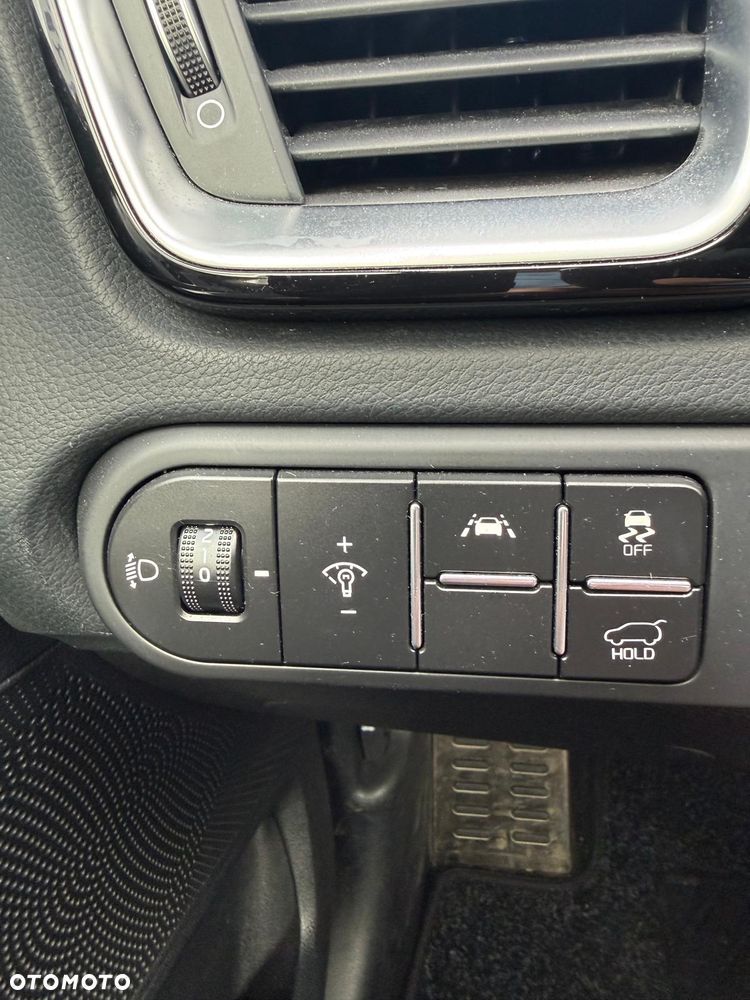 Kia Ceed - 12