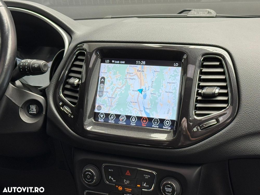 Jeep Compass - 12