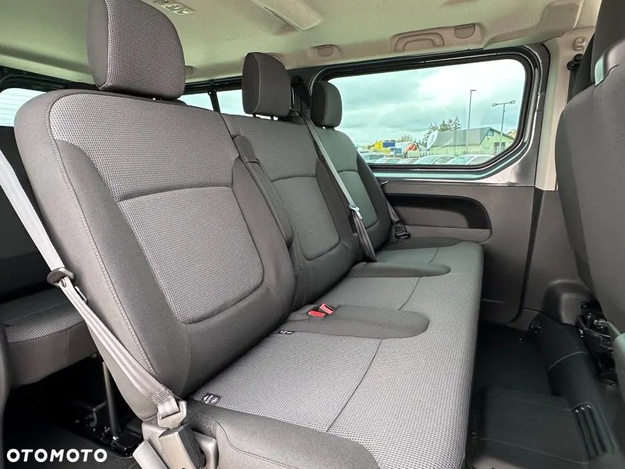 Renault Trafic Grand 2.0 dCi - 10