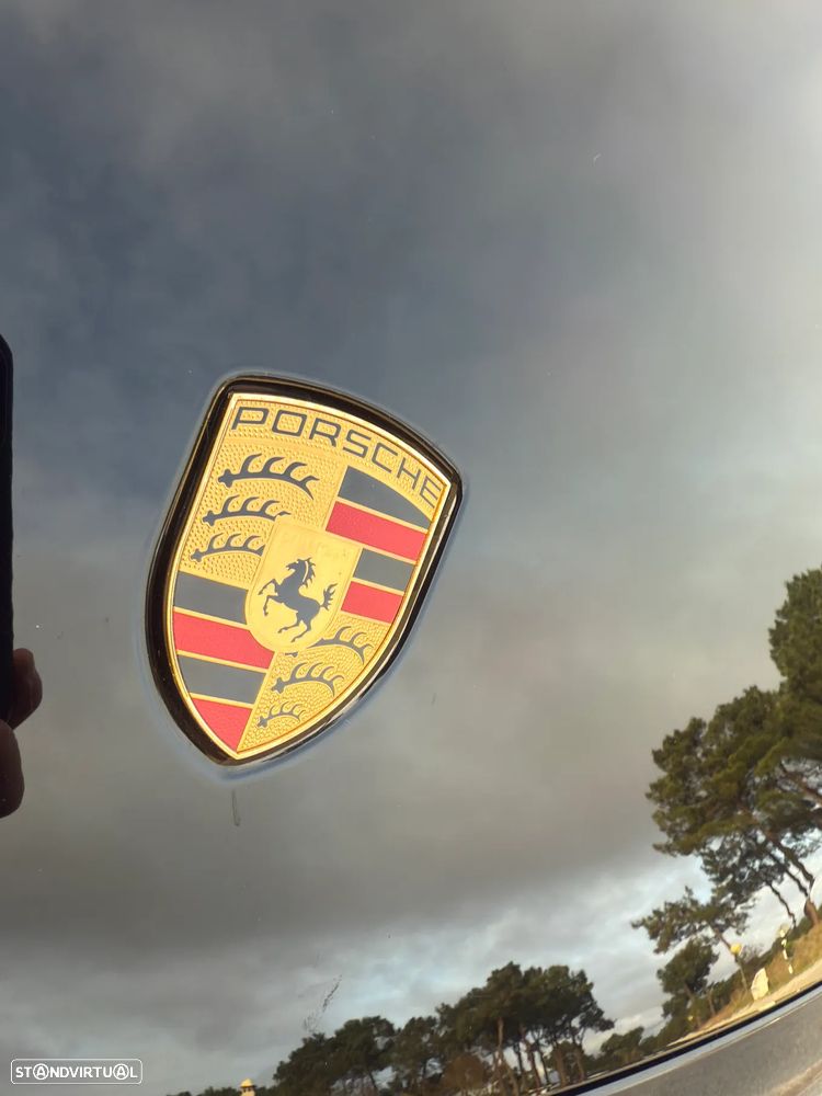 Porsche Taycan Cross Turismo 4 - 3