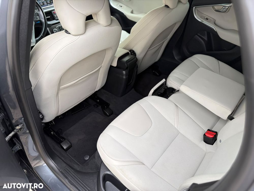 Volvo V40 D2 ECO Kinetic - 11