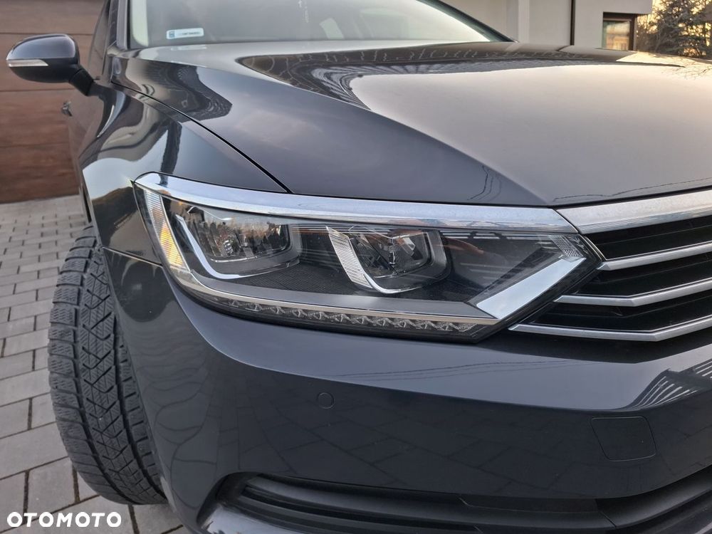 Volkswagen Passat - 4