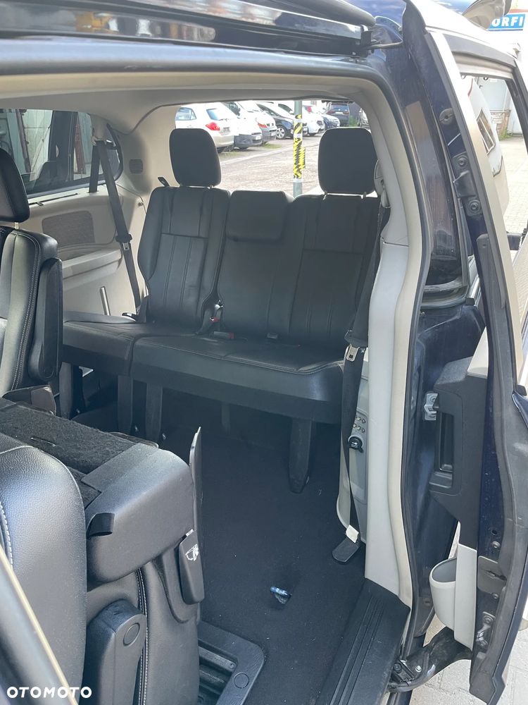Lancia Voyager 2.8CRD Gold - 11