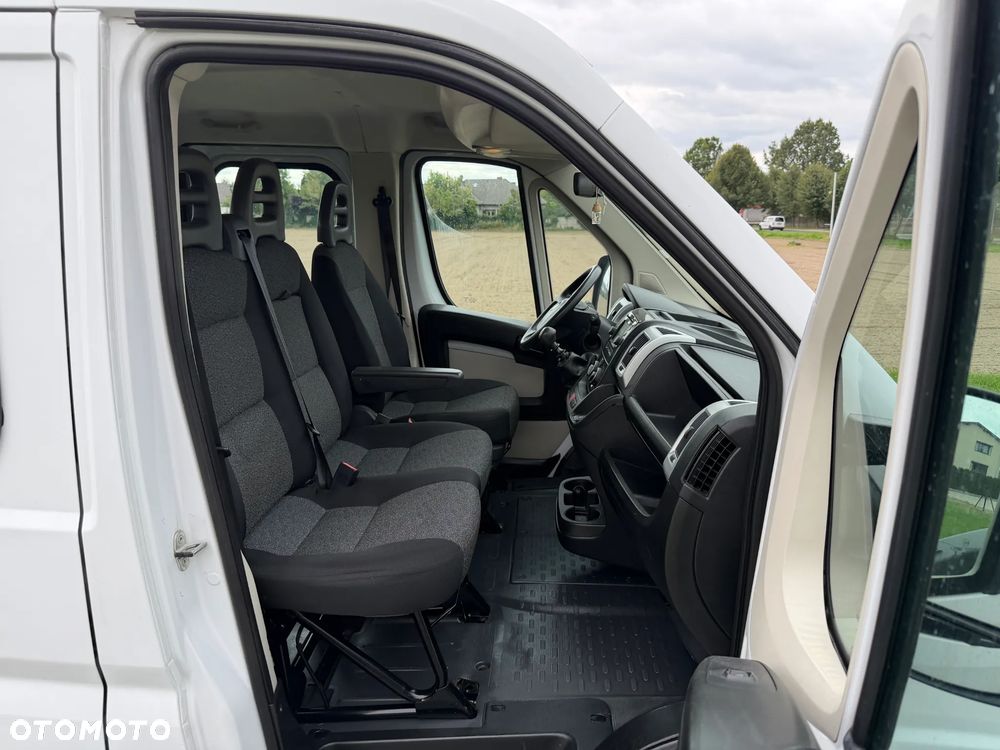 Fiat Ducato * 2.3 / 130KM * DOKA / Brygadówka * Skrzyniowy * 7 Osób * - 31
