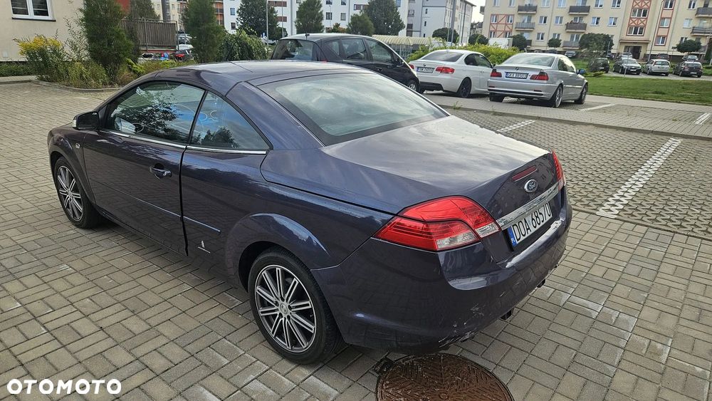 Ford Focus 2.0 16V Titanium - 10