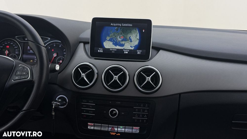 Mercedes-Benz B 180 - 12
