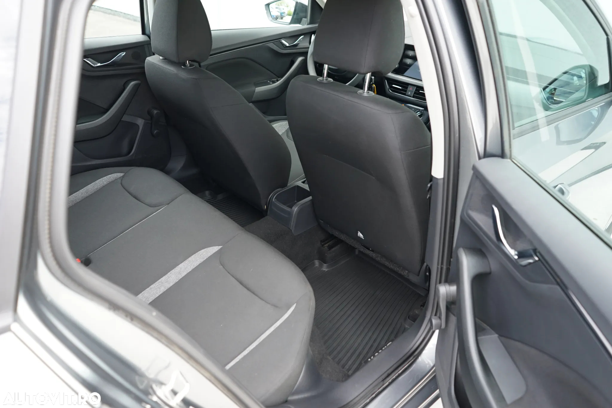 Skoda Kamiq 1.0 TSI Essence - 25