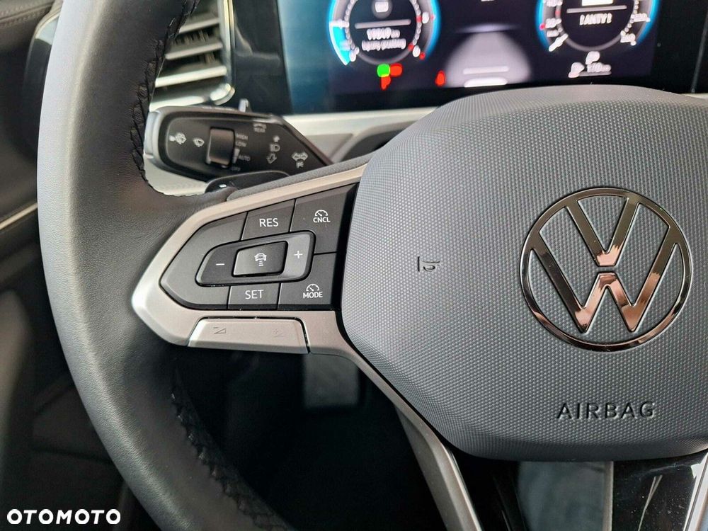 Volkswagen Passat - 14