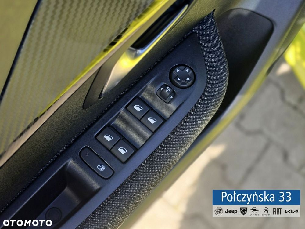 Peugeot 208 - 13