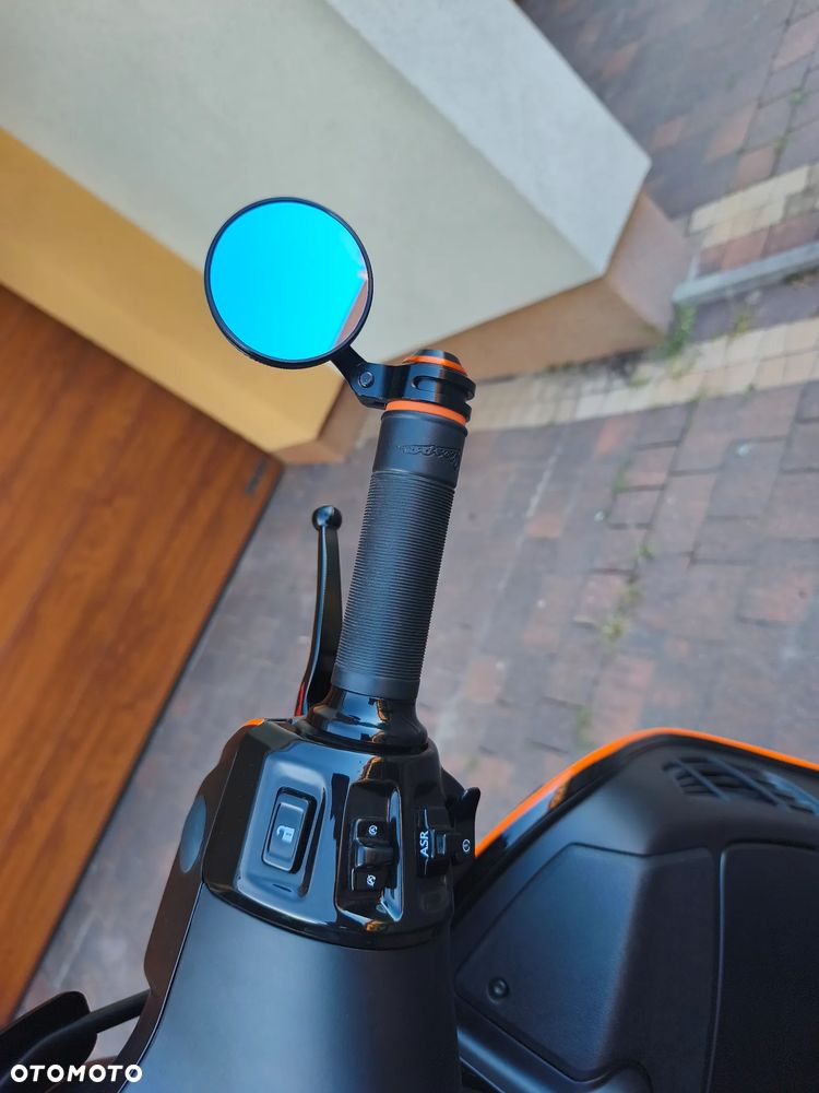 Vespa GTS - 9