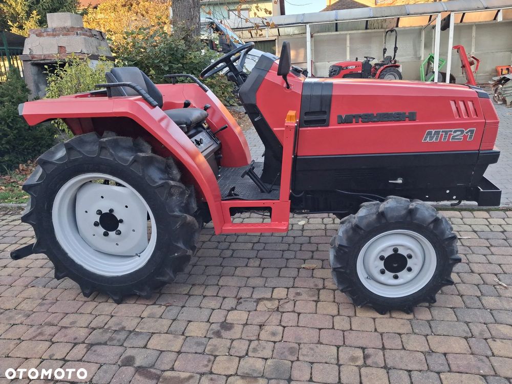 Mitsubishi Mt21 - 1