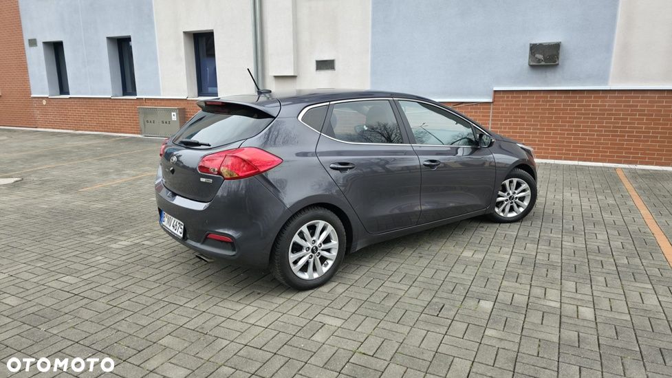 Kia Ceed 1.6 CRDi 136 ISG Spirit - 4