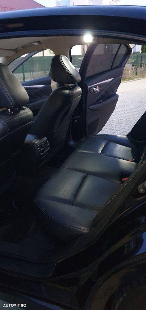Infiniti Q50 - 8