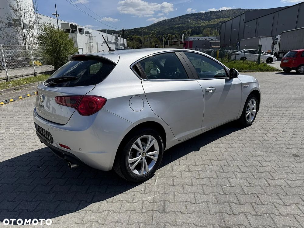 Alfa Romeo Giulietta 2.0 JTDM 16V Veloce - 4